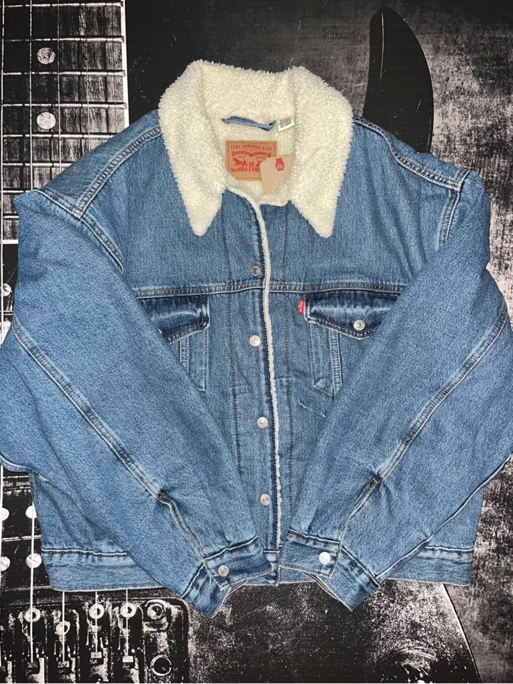 NWT Levi’s 90’s Sherpa Trucker Jacket - Picture 5 of 7